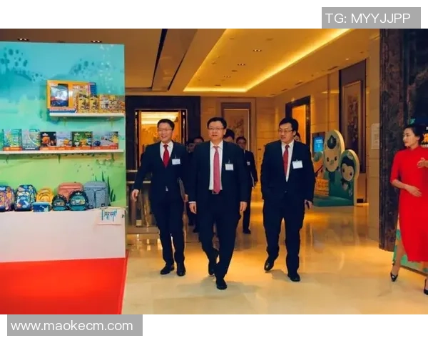 足球明星齐聚一堂 共庆荣耀时刻 见证传奇的合影背后故事