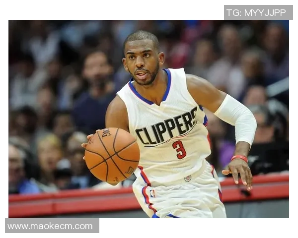 足球球星虚晃妙技解析：如何通过假动作突破防守打破僵局